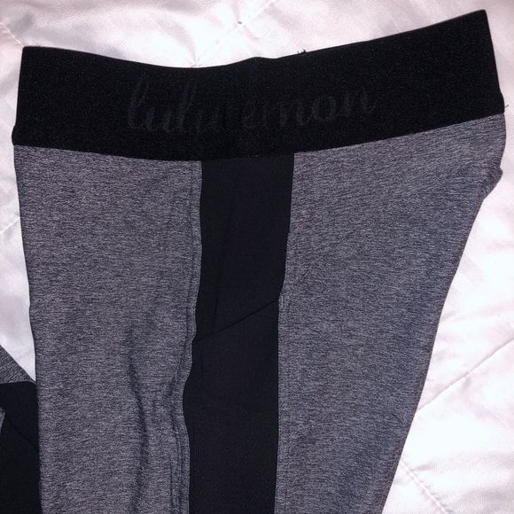 grey w/ black lululemon leggings size 6 - Picture 4 of 6